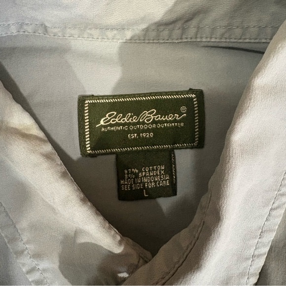 Eddie Bauer Mens L Short Sleeve Button Up Shirt Blue Front Pockets Fishing - Picture 2 of 11